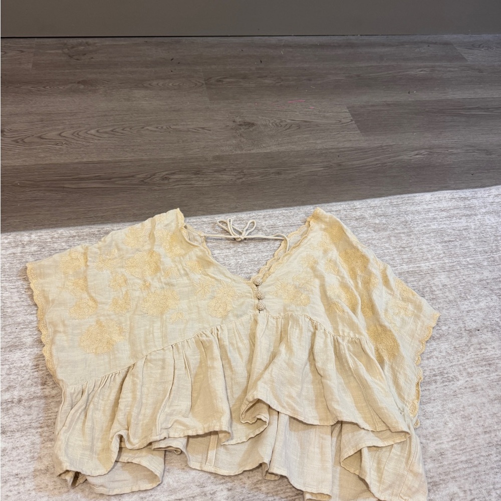 American Eagle Outfitters Cream and Gold Crop Top